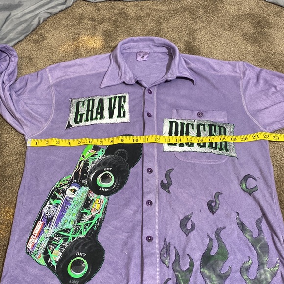 Custom 1/1 Columbia Fleece Button Up - Picture 6 of 9